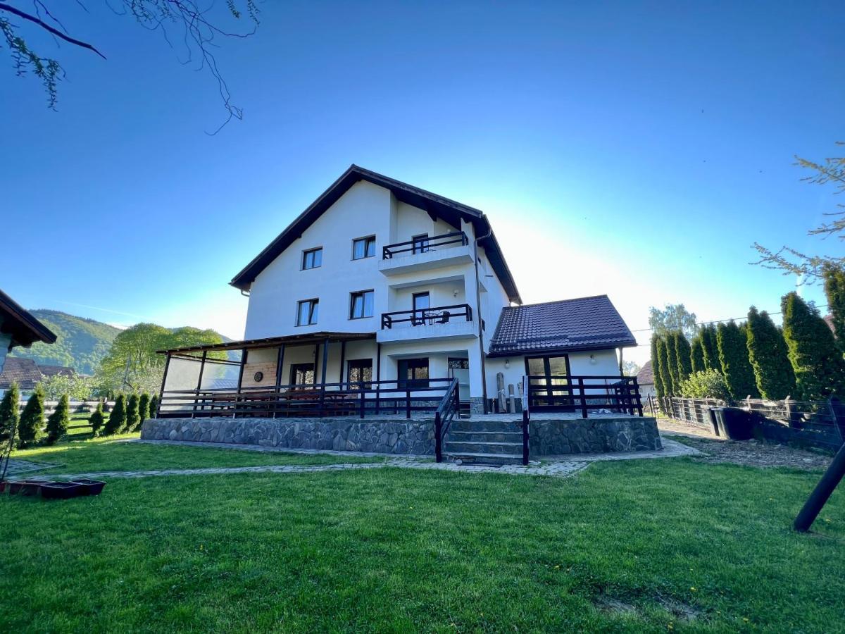 Villa Nova Бран Екстериор снимка
